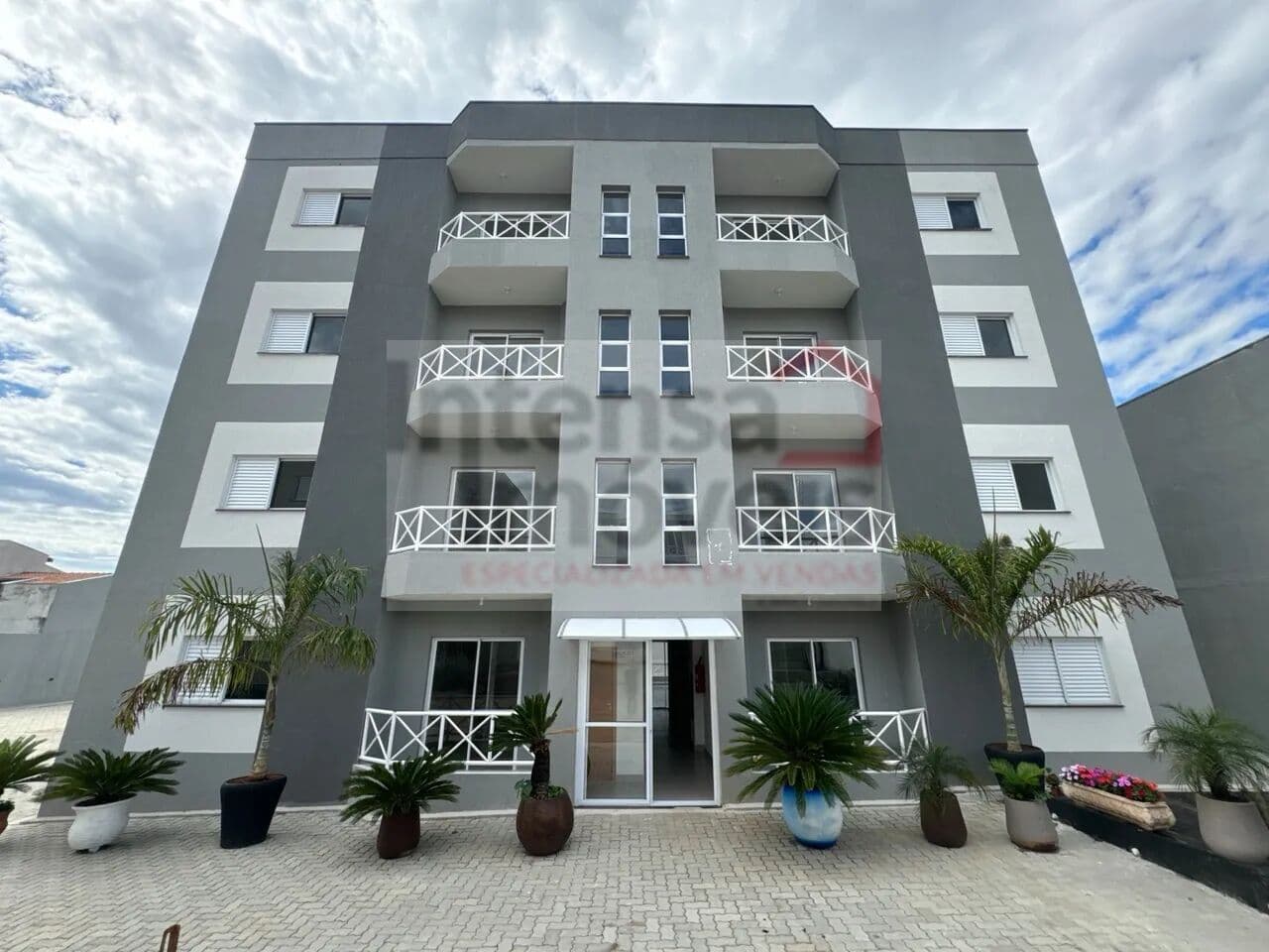Apartamento em Pindamonhangaba - Crispim