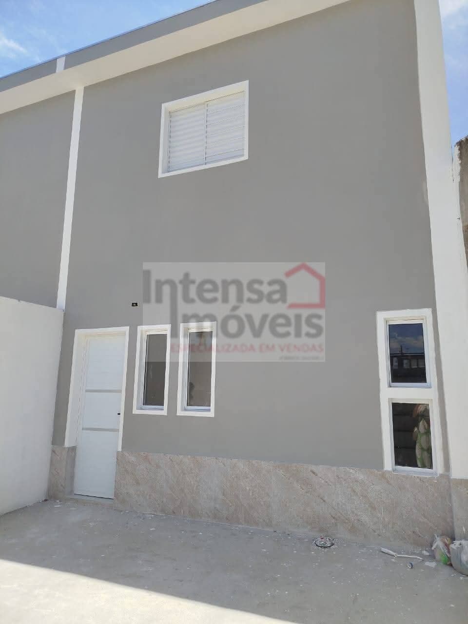 Sobrado em Pindamonhangaba - Loteamento Residencial e Comercial Araguaia