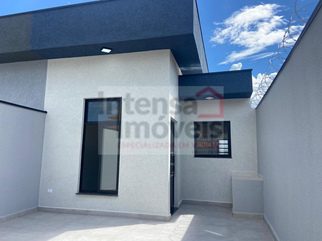Casa em Pindamonhangaba - Residencial e Comercial Cidade Jardim