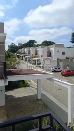 Sobrado em Taubaté - Vila Areão