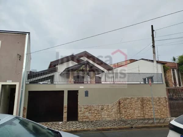 Casa em Taubaté - Centro