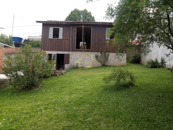 CASA PARA VENDA COM AMPLO QUINTAL