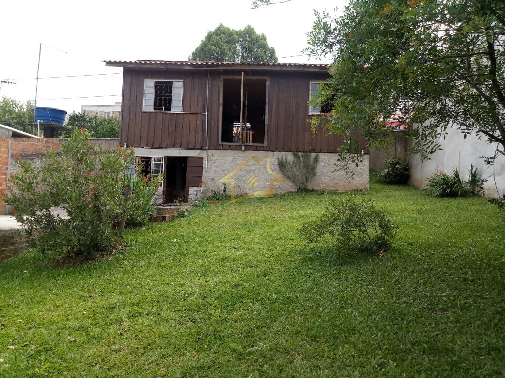 CASA PARA VENDA COM AMPLO QUINTAL
