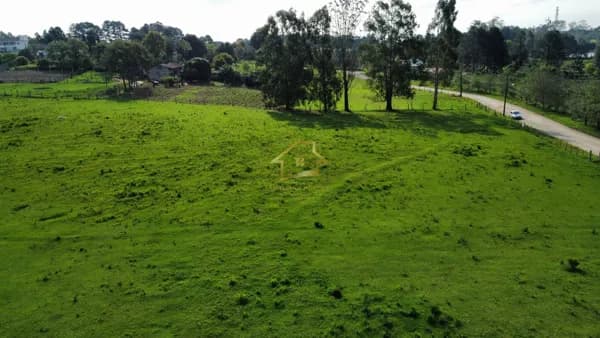 TERRENO COM VISTA PARA AS MONTANHAS