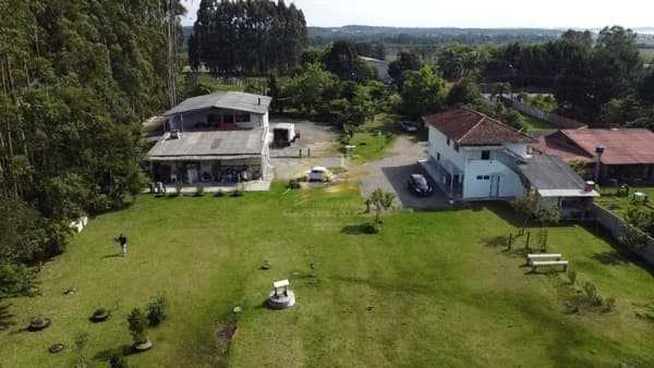 QUATRO APARTAMENTOS + AMPLO TERRENO NO JARDIM DAS ACÁCIAS