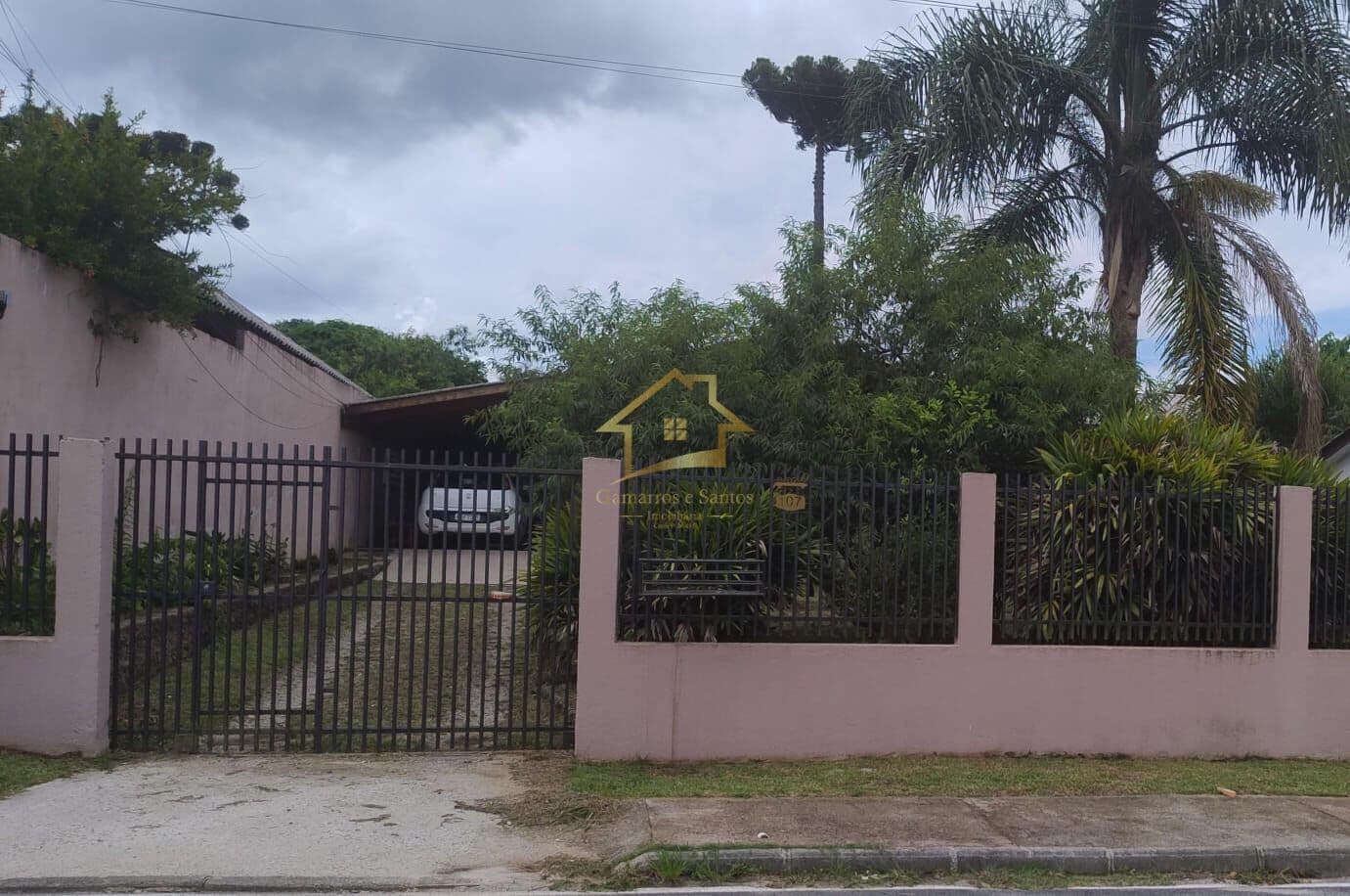 ÓTIMA CASA PARA VENDA NO CENTRO DE QUATRO BARRAS