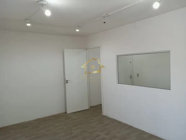 SALA COMERCIAL NO CENTRO DE QUATRO BARRAS