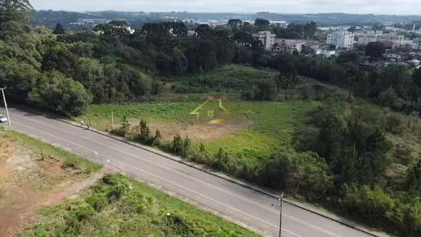 TERRENO EM ÓTIMA LOCALIZAÇÃO NO CENTRO DE QUATRO BARRAS