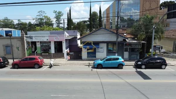 LOJAS COMERCIAIS COM TERRENO NO CENTRO DE QUATRO BARRAS