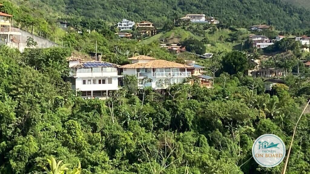 ÓTIMA CASA COM UMA VISTA MARAVILHOSA COM 4 SUÍTES