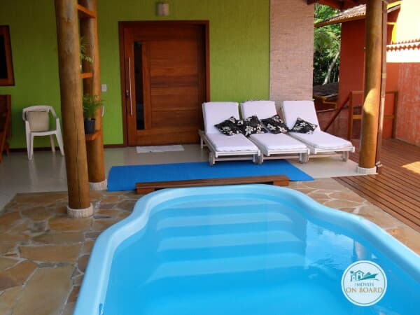 LINDA CASA AO LADO DA NATUREZA COM 5 SUÍTES