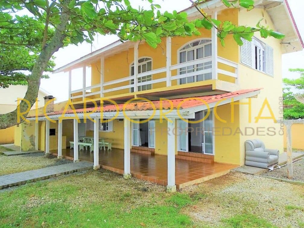 Casa Beira Mar | 04 Dormitórios | Bairro Pereque | Porto Belo - SC