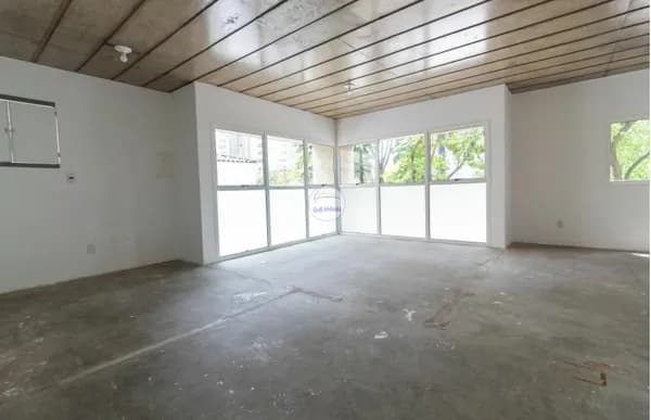 Conjunto Comercial próximo ao Shopping Ibirapuera e Metrô Eucaliptos!
