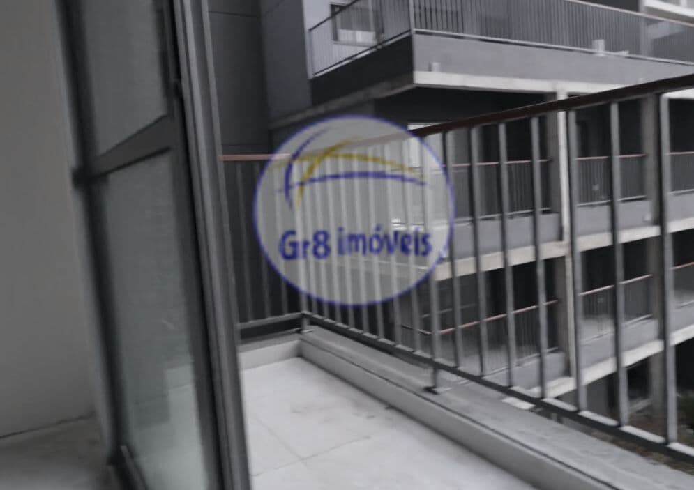 Studio Novo colado ao metrô Borba Gato!