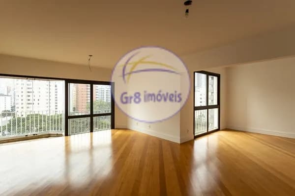 Apartamento Exclusivo na Melhor Rua de Moema Pássaros!