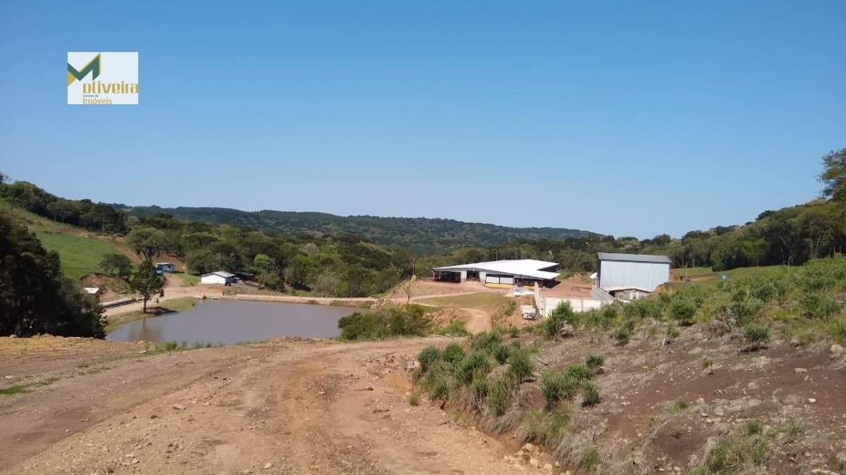 Fazenda com confinamento na Serra!!