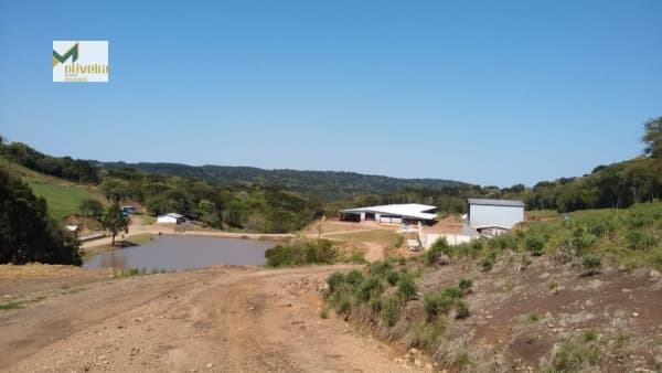 Fazenda com confinamento na Serra!!