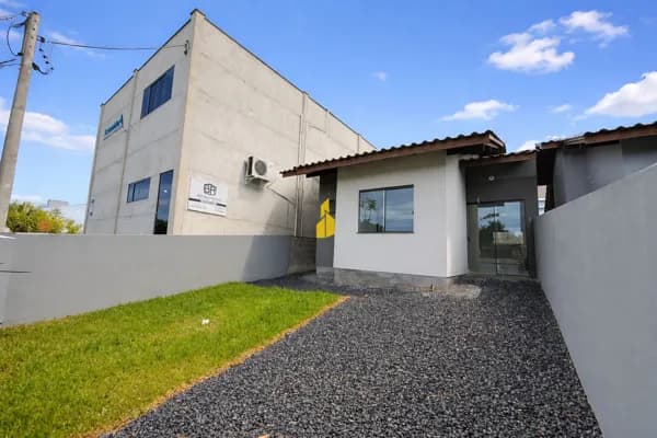 Casa nova com 3 dormitórios (1 suíte) – B. Benedito | Indaial-SC