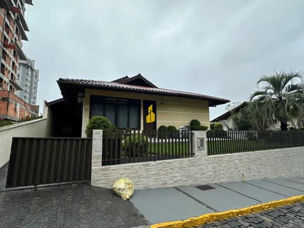 Casa em Timbó - Das Capitais