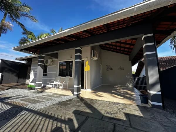 Casa com 3 quartos no bairro das Nações em Timbó-SC