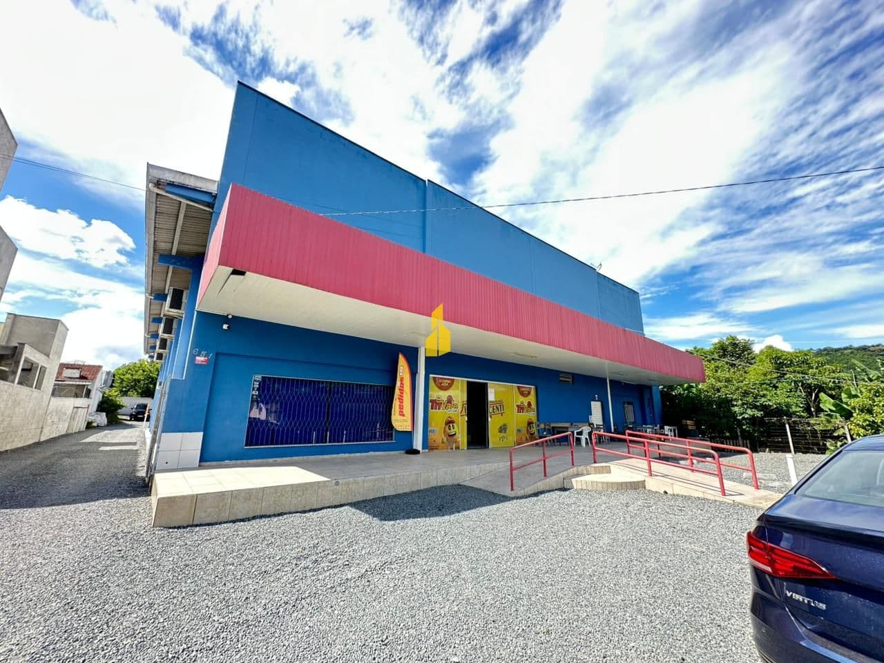 ESTABELECIMENTO COMERCIAL COM GALPÃO PRONTO PARA USO DE SUPERMERCADO NA CIDADE DE TIMBÓ/SC