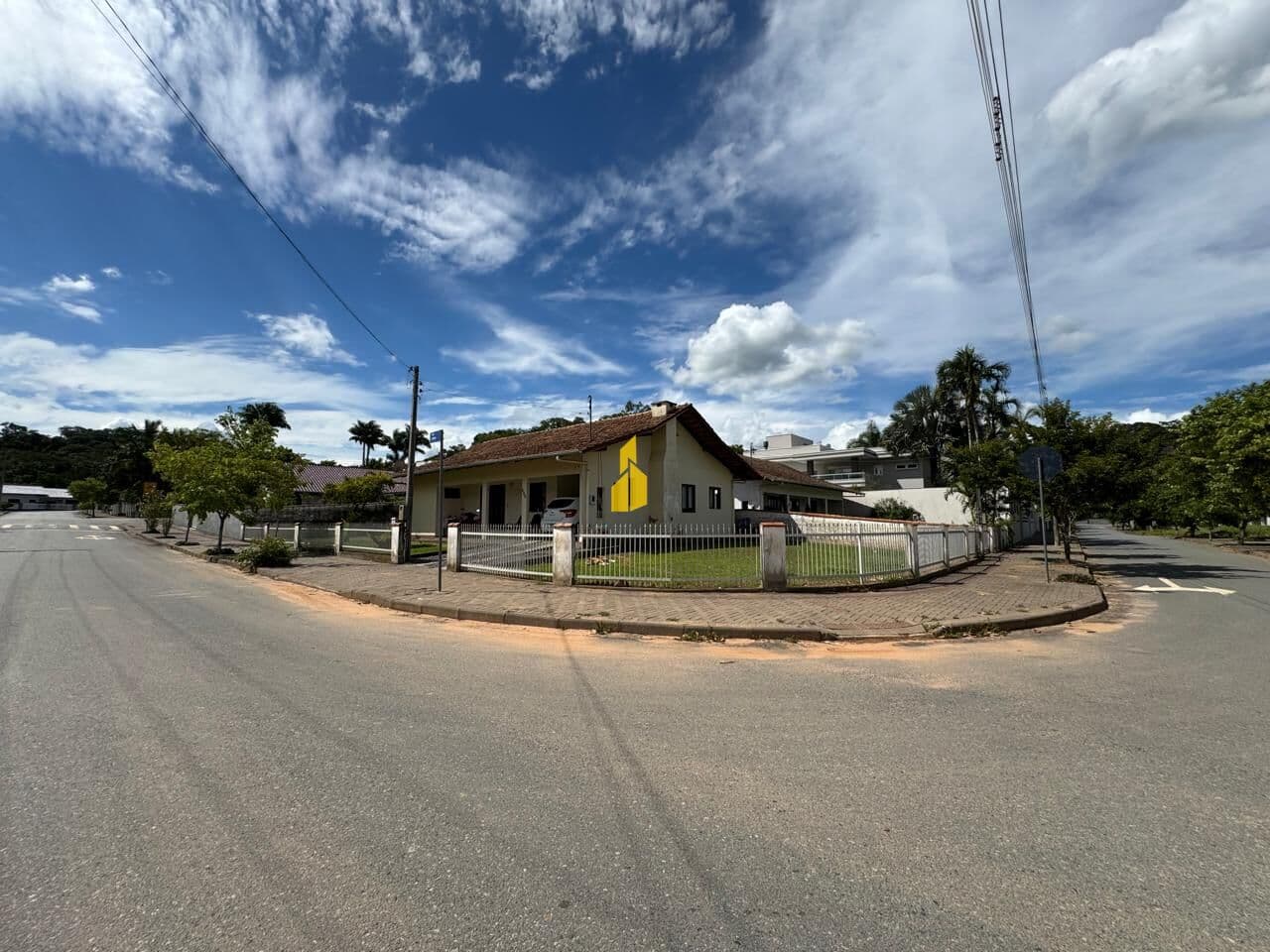 Terreno de 822,0m² com duas casas à venda em Timbó