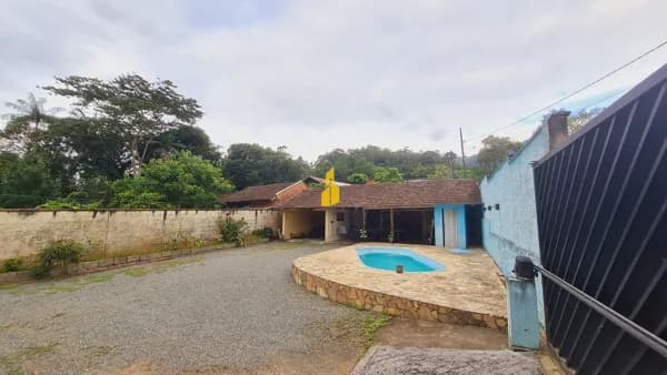 Casa de esquina em Rio dos Cedros-SC