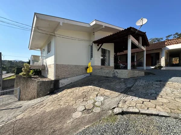 2 casas à venda no Bairro Imigrantes em Timbó