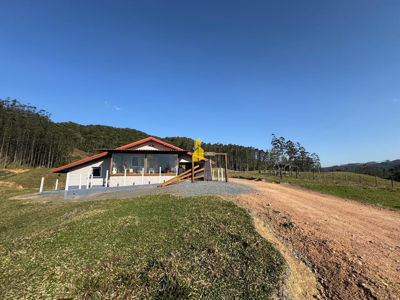 Fazenda Completa em Dr. Pedrinho – 40,8 hectares à venda