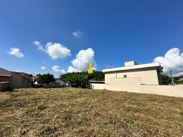 Excelente terreno pronto para construir !