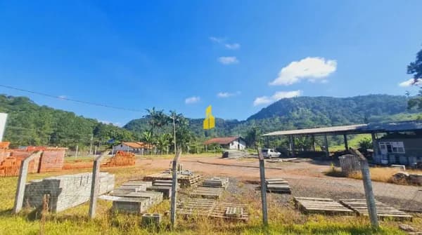 Terreno com 2.900m² as margens da BR-470