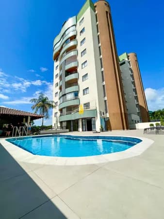 APARTAMENTO EM ANDAR ALTO NO CENTRO DA CIDADE DE TIMBÓ/SC