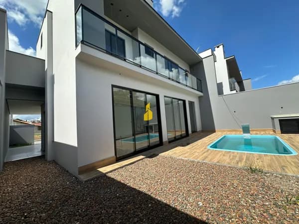 Casa / Sobrado Alto Padrão à Venda em Timbó