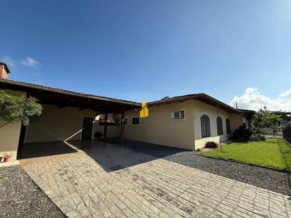 Casa no Bairro das Capitais à Venda em Timbó/SC