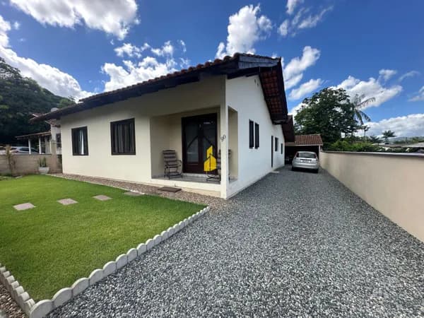 Casas à Venda no Bairro Araponguinhas
