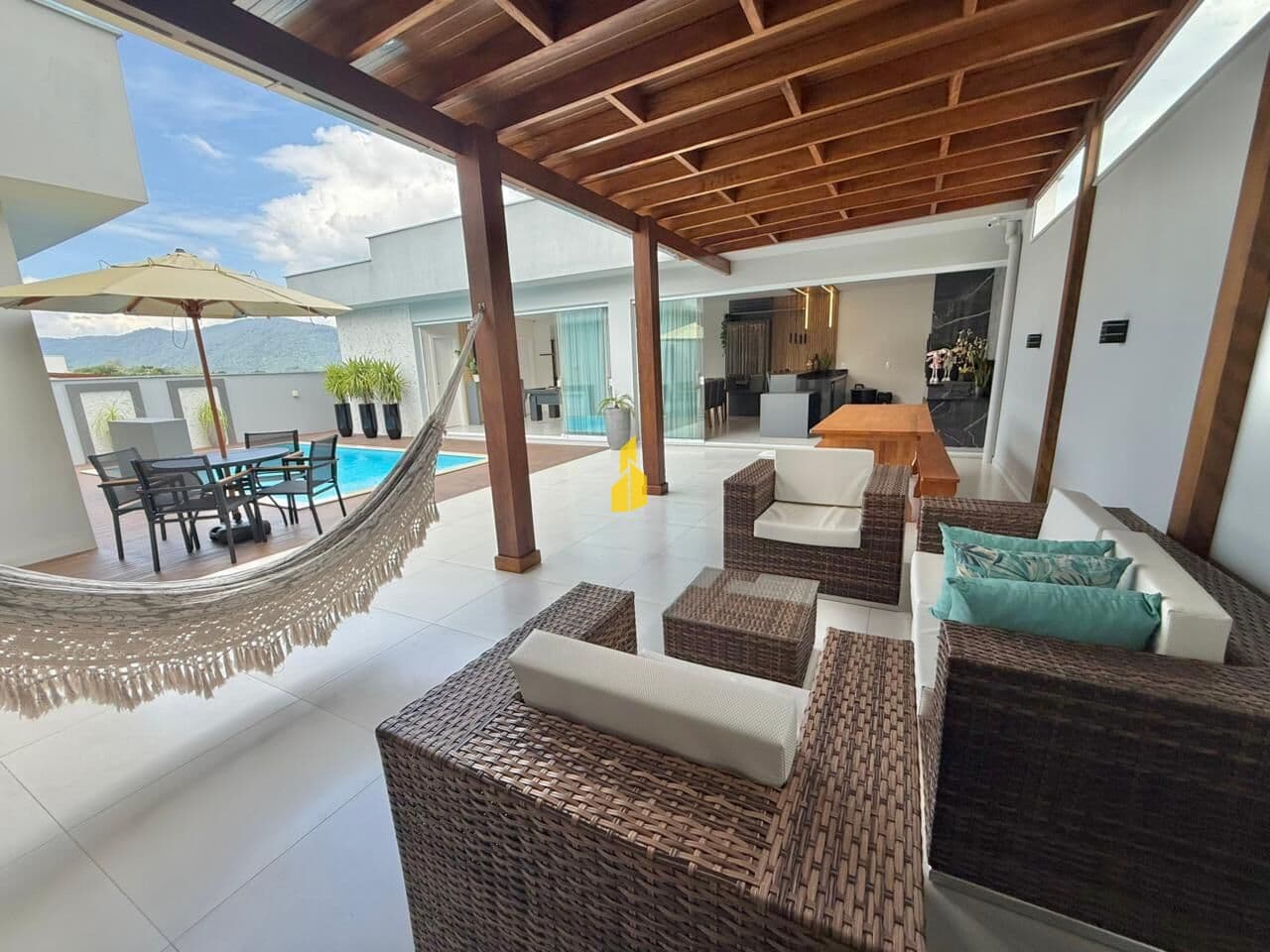 Casa com piscina à venda em Rio dos Cedros/SC próximo da cidade de Timbó