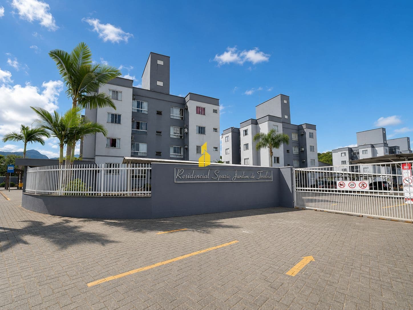 Apartamento Semimobiliado à venda no Bairro Das Capitais em Timbó.