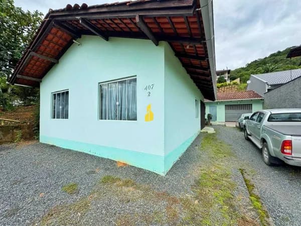 Terreno com duas casas