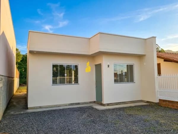 Casa com amplo espaço em Timbó-SC