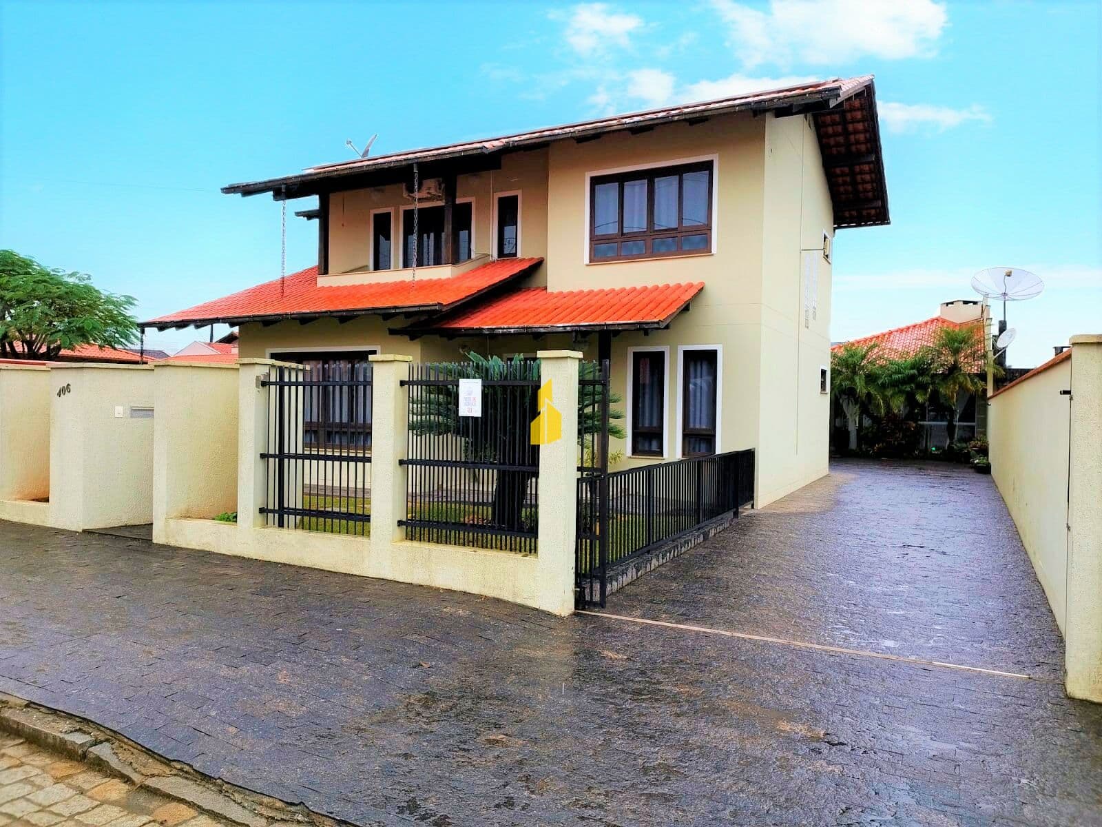 Linda casa localizada no Bairro das Nações em Timbó