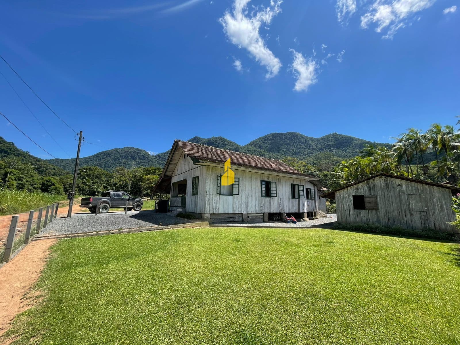 Casa com amplo terreno em Rio Esperança