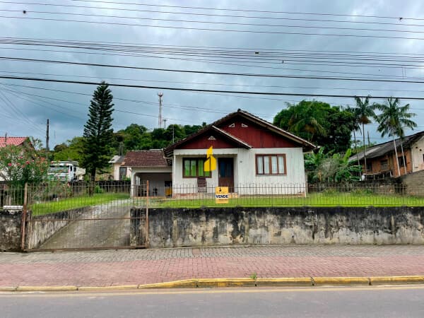 Casa com terreno de 509 m²