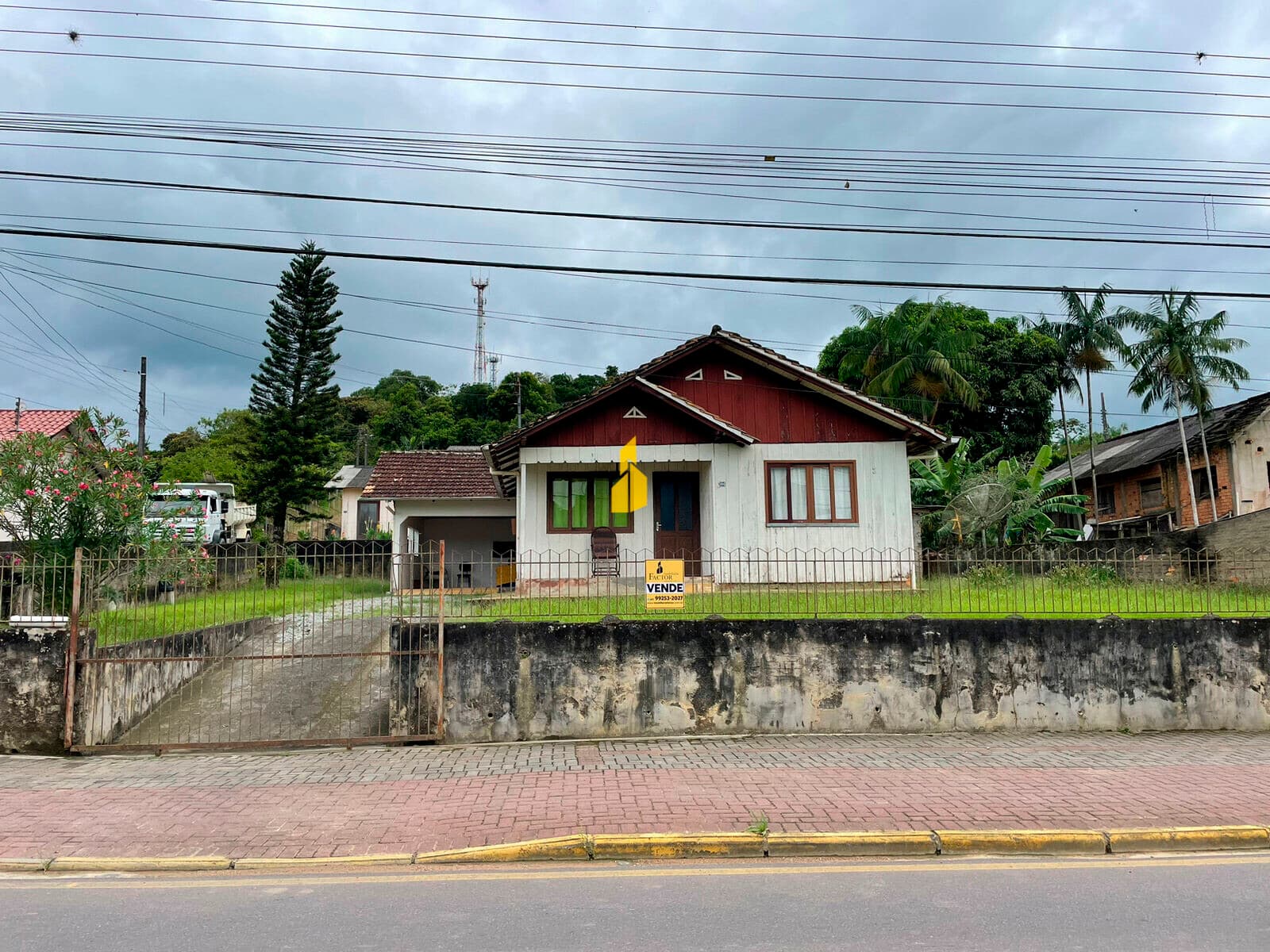 Casa com terreno de 509 m²
