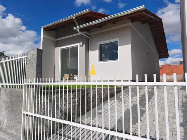Casa com 2 dormitórios à venda, no bairro Arapongas em Indaial/SC