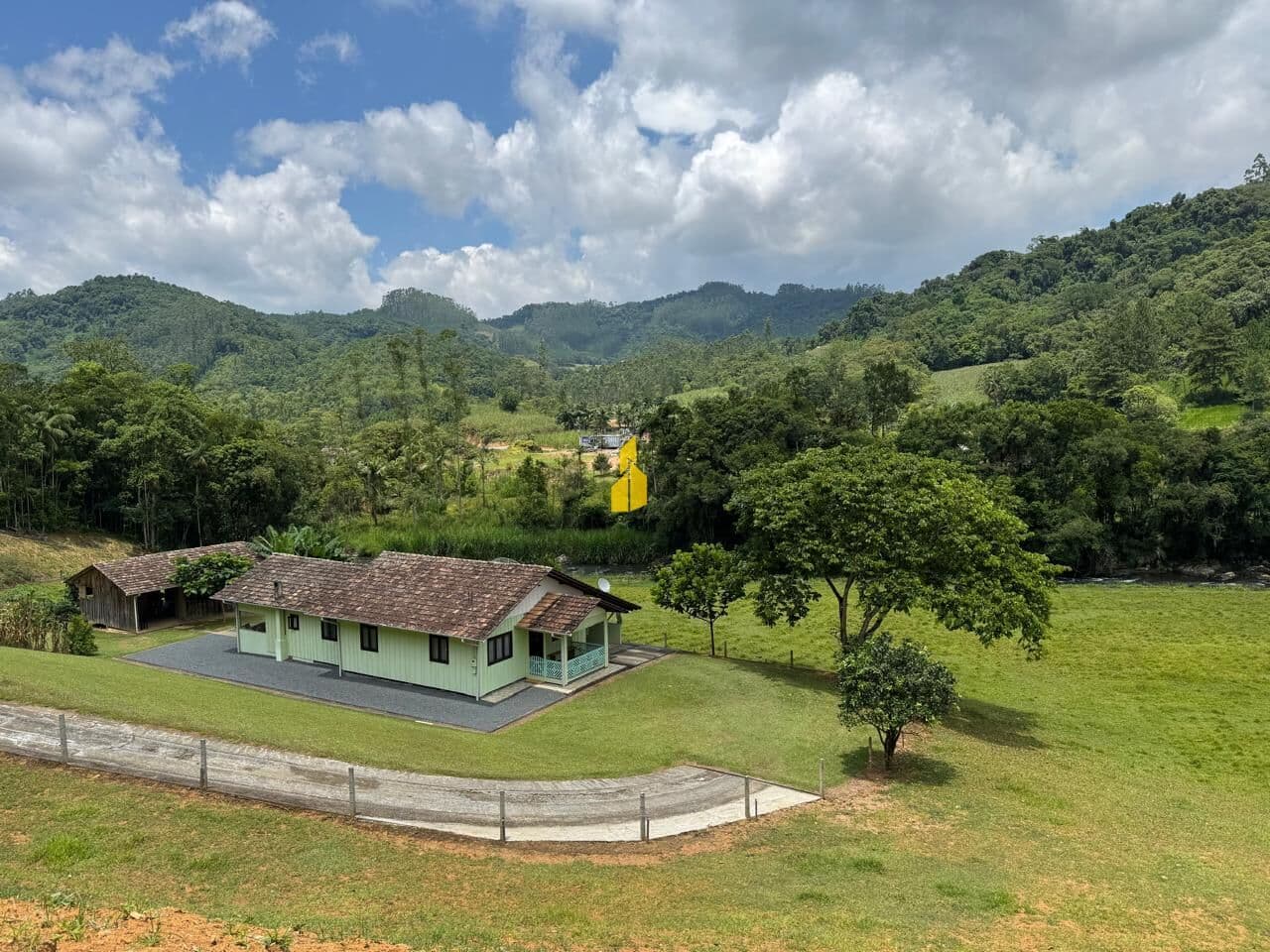 Fazenda/Sítios/Chácaras em Benedito Novo - Baixo Santa Maria