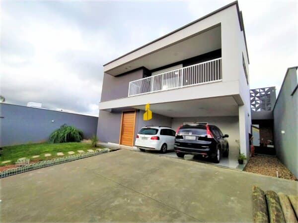 Belissima casa Alto Padrão MOBILIADA no Bairro das Capitais