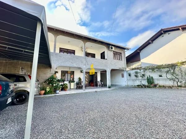 Casa com 7 dormitórios