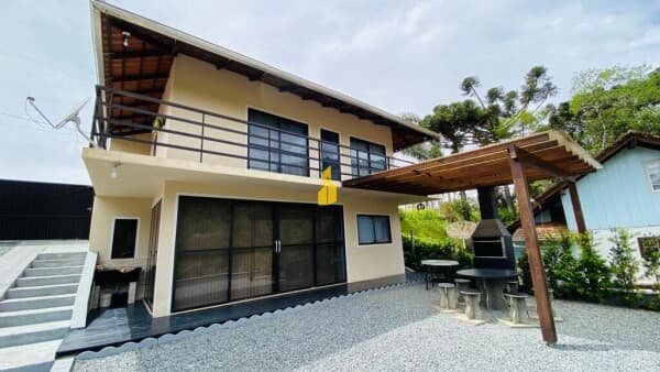 Casa em Rio dos Cedros - Palmeiras