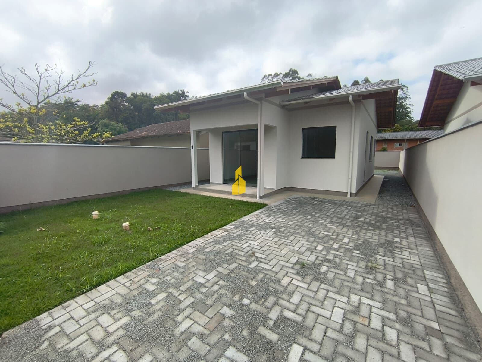 Casa com 2 dormitórios à venda no bairro Araponguinhas em Timbó - SC
