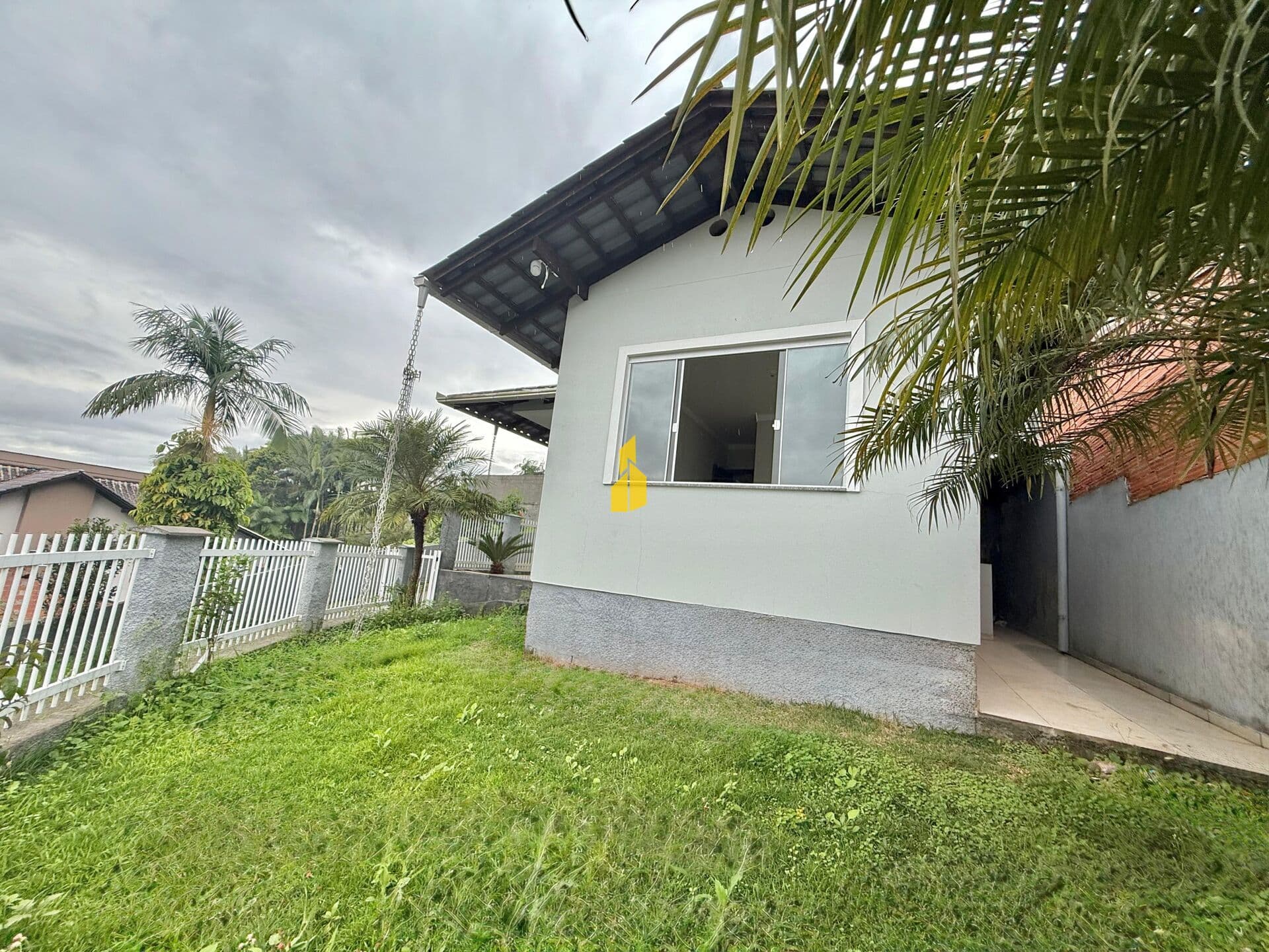 Casa com 02 dormitórios sendo 01 suíte à venda em Timbó